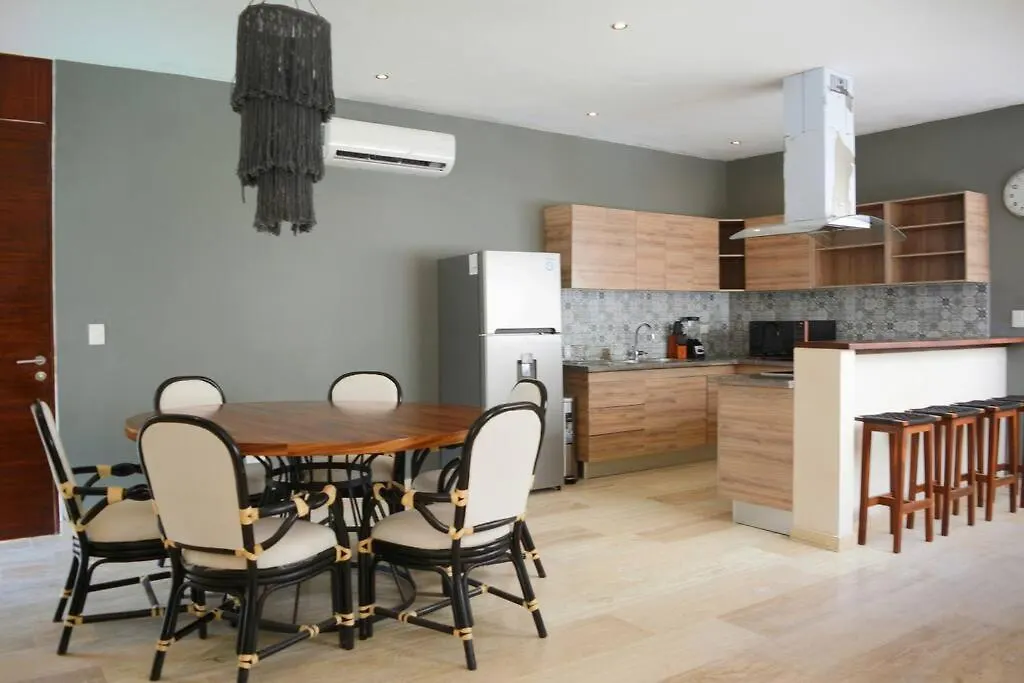 Exclusive, Spacious, Comfy 3 Bedroom Ph With Pool! 툴룸